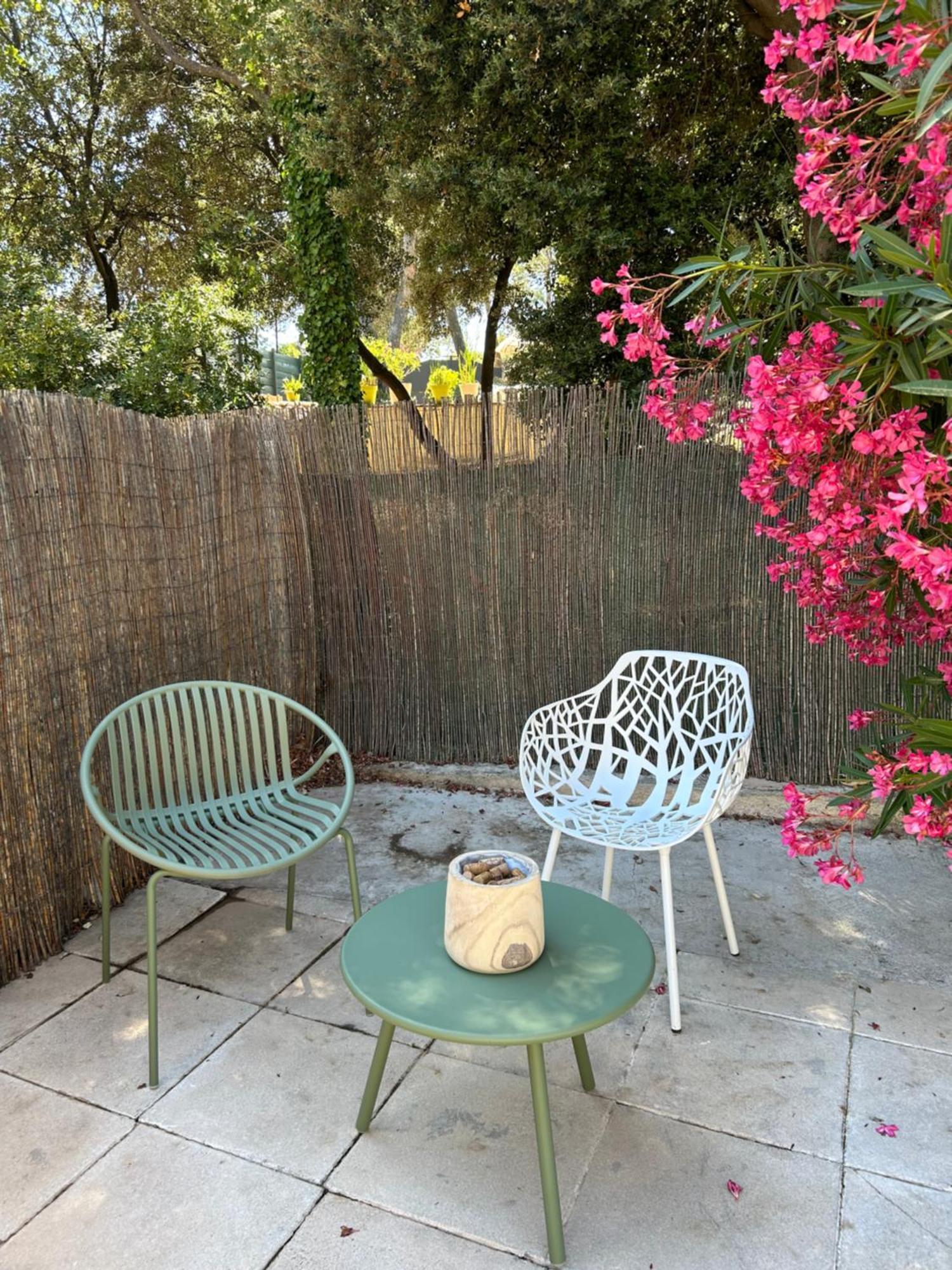 Cocon Cosy Romantique, Jacuzzi Piscine Apartment Puget